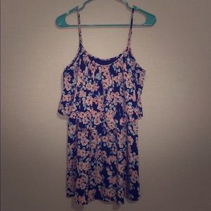 𝐹𝑒𝓂𝒾𝓃𝒾𝓃𝑒 𝐹𝓁𝑜𝓇𝒶𝓁 𝒮𝓊𝓃 𝒟𝓇𝑒𝓈𝓈